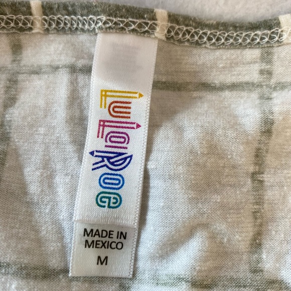 LulaRoe Top Bundle - Picture 9 of 13